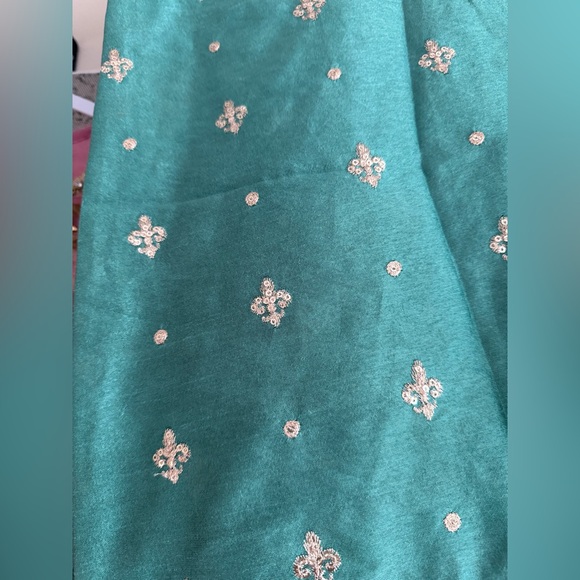 Embroidered Pink and Green Traditional Indian Pakistani dress - Picture 10 of 10